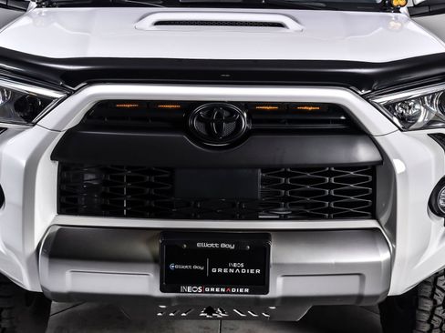 Used 2023 Toyota 4Runner TRD Off-Road Premium AWD/4WD image 9