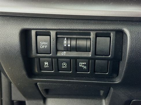 Used 2022 Subaru Crosstrek 2.5i Limited w/ Moonroof Package 2 image 15