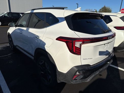 Used 2024 Kia Seltos SX w/ SX Sunroof Package image 5