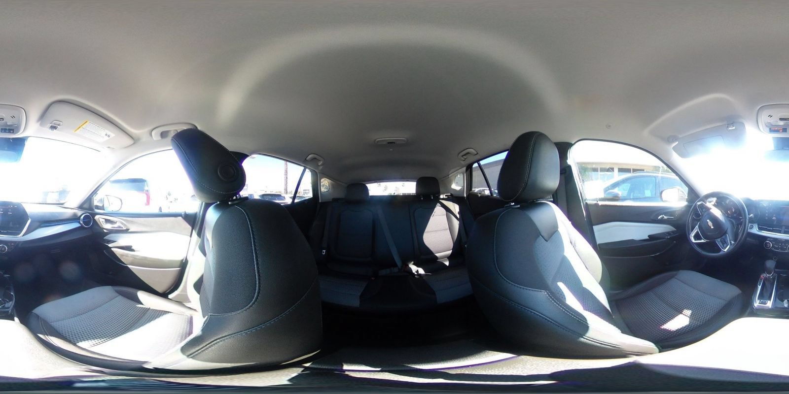 Used 2025 Chevrolet Trax LT w/ LT Convenience Package FWD image 42