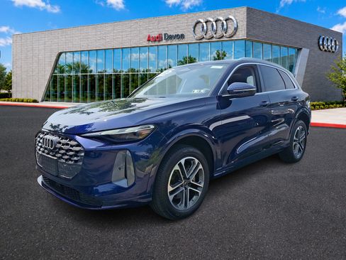 Certified 2025 Audi Q5 Premium w/ Convenience Package AWD/4WD image 3