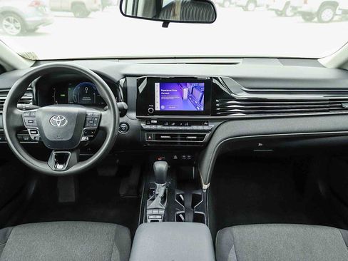 Used 2025 Toyota Camry LE FWD image 12