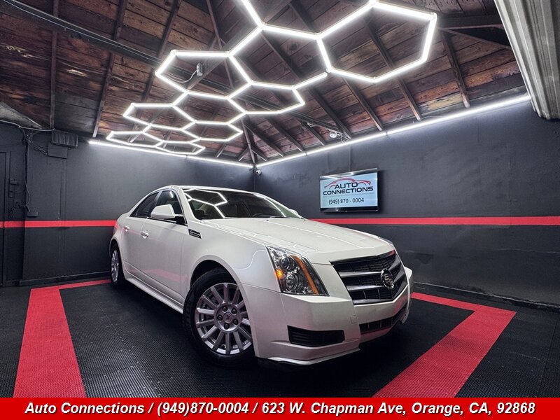 Used 2010 Cadillac CTS Luxury RWD image 1