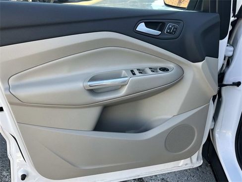 Used 2017 Ford Escape Titanium image 27