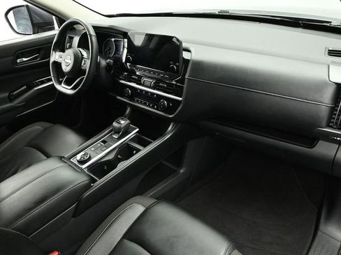 Used 2022 Nissan Pathfinder SL image 21