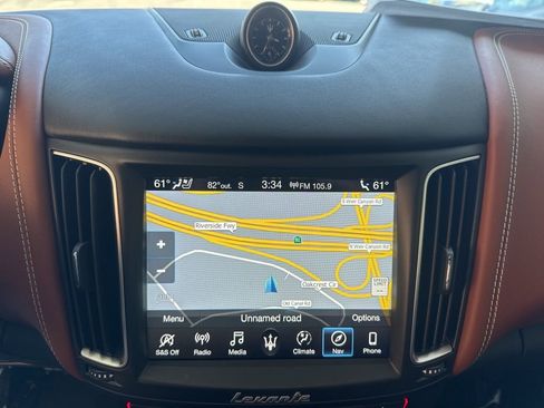 Used 2020 Maserati Levante S GranLusso image 15