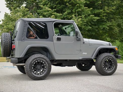 Used 2004 Jeep Wrangler 4WD w/ 30" Tire & Wheel Group image 25