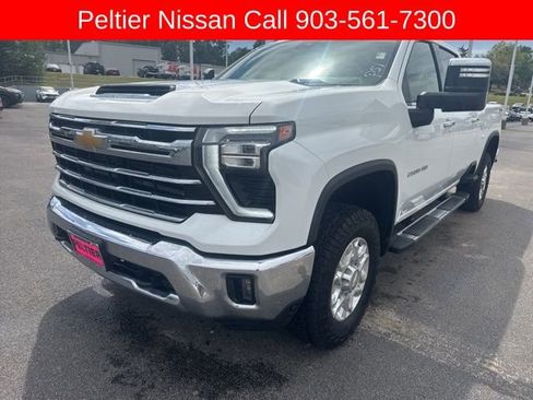 Used 2024 Chevrolet Silverado 2500 LTZ image 7