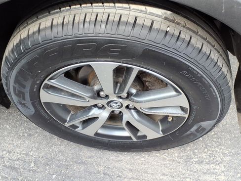 Used 2017 Toyota RAV4 XLE image 6