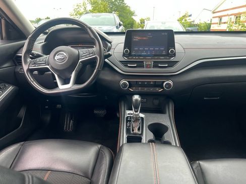 Certified 2022 Nissan Altima 2.5 SR FWD image 16