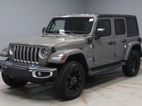 Used 2023 Jeep Wrangler Unlimited Sahara image 7