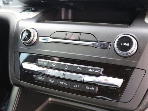 Used 2020 Ford Explorer XLT w/ Equipment Group 202A image 15