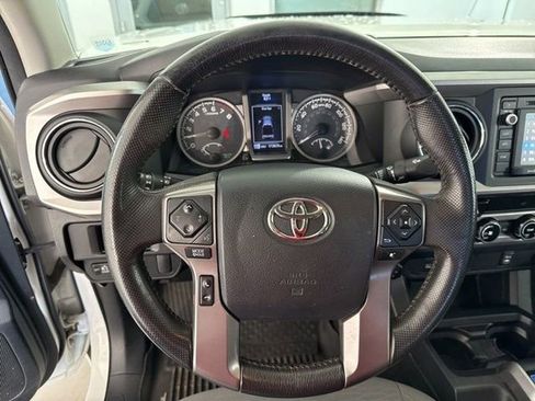 Used 2017 Toyota Tacoma SR5 image 26