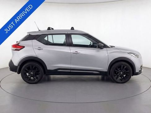 Used 2019 Nissan Kicks SR w/ SR Premium Package image 2