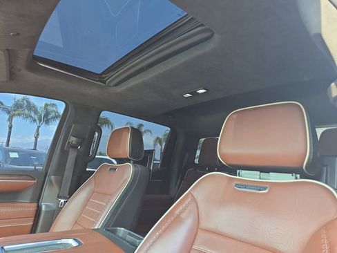 Used 2022 GMC Sierra 1500 Denali Ultimate AWD/4WD image 8