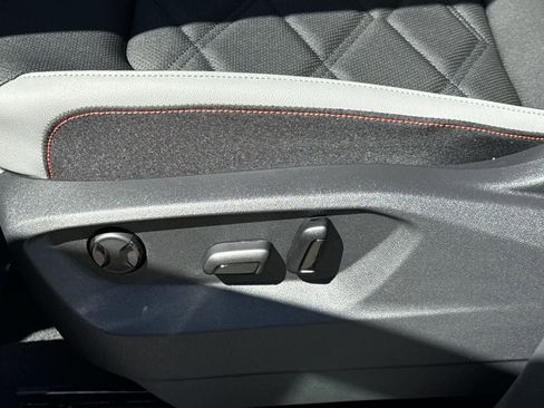 New 2026 Volkswagen Atlas Peak Edition AWD/4WD image 16
