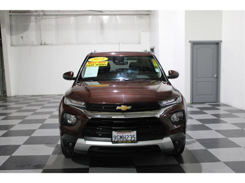 Used 2023 Chevrolet TrailBlazer LT w/ Convenience Package image 2