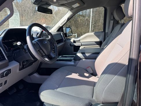 Used 2020 Ford F150 XLT w/ Equipment Group 302A Luxury image 9