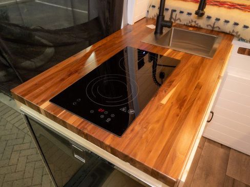 Used 2024 Mercedes-Benz Sprinter 2500 image 16