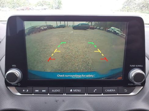 Used 2025 Nissan Sentra SV w/ Trunk Package FWD image 6