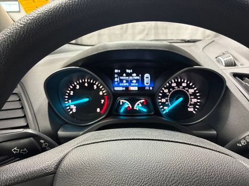 Used 2018 Ford Escape SE w/ SE Sync 3 Package AWD/4WD image 17