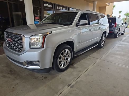 Used 2020 GMC Yukon XL Denali RWD image 2