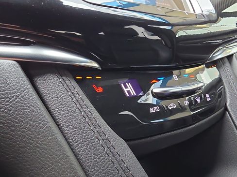 Used 2020 Cadillac XT6 Sport image 31