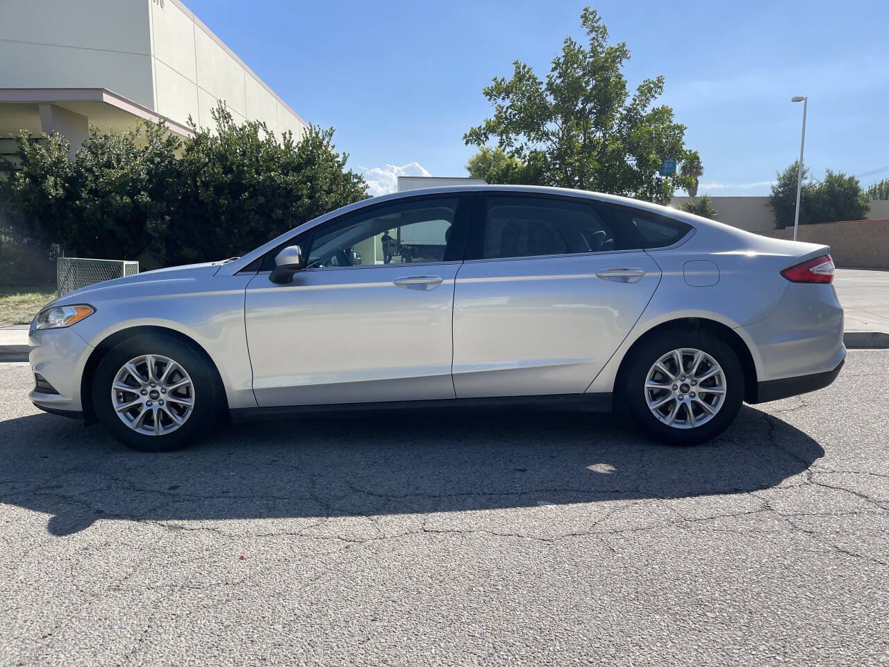 Used 2015 Ford Fusion S FWD image 4