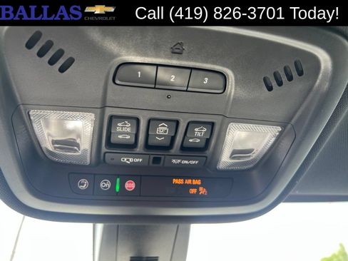Certified 2023 Chevrolet Traverse LT w/ LT Premium Package AWD/4WD image 17