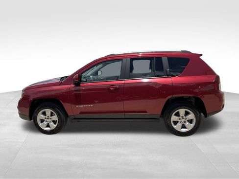 Used 2017 Jeep Compass Latitude FWD image 7