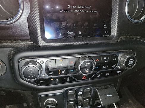 Used 2021 Jeep Wrangler Unlimited Rubicon w/ Trailer Tow Package image 37