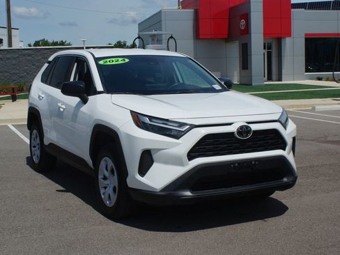 Used 2024 Toyota RAV4 LE AWD/4WD image 2