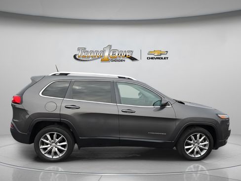 Used 2018 Jeep Cherokee Limited FWD image 7