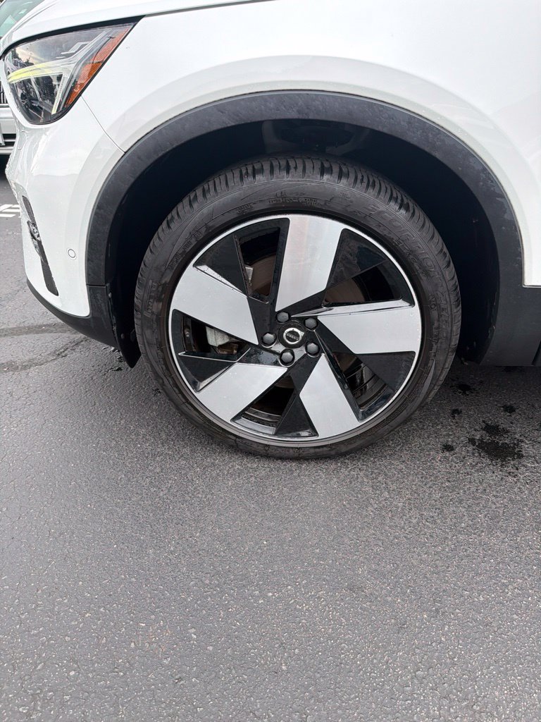 Used 2023 Volvo XC40 Recharge Ultimate AWD/4WD image 4