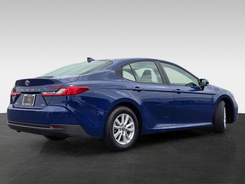 Used 2026 Toyota Camry LE FWD image 4