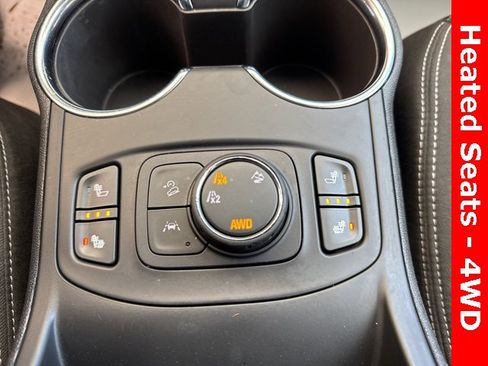 Used 2023 GMC Terrain SLE w/ Driver Convenience Package image 22