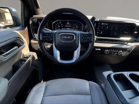 Used 2025 GMC Sierra 1500 SLT AWD/4WD image 9