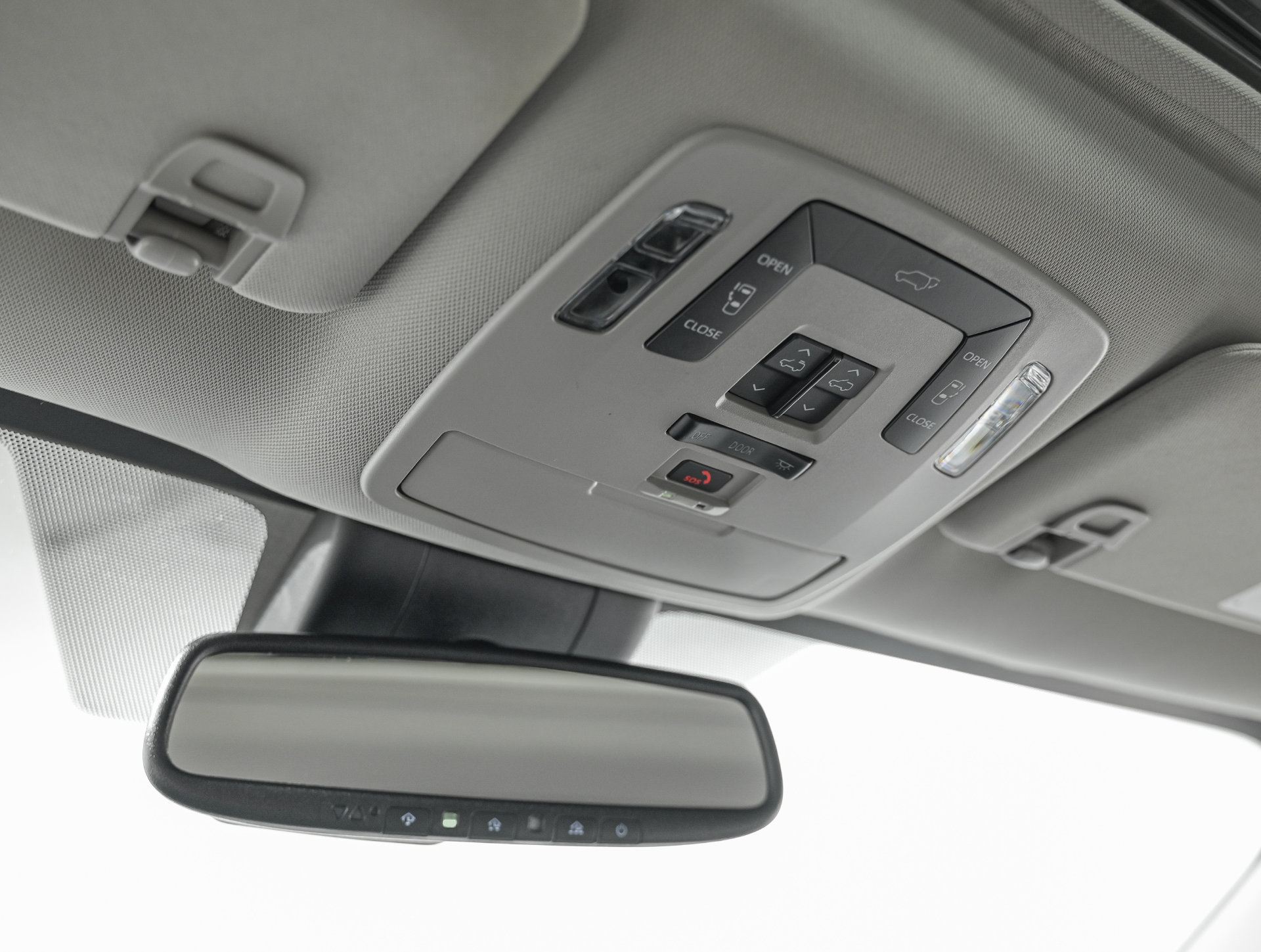 Used 2025 Toyota Sienna XLE w/ XLE Plus Package AWD/4WD image 24