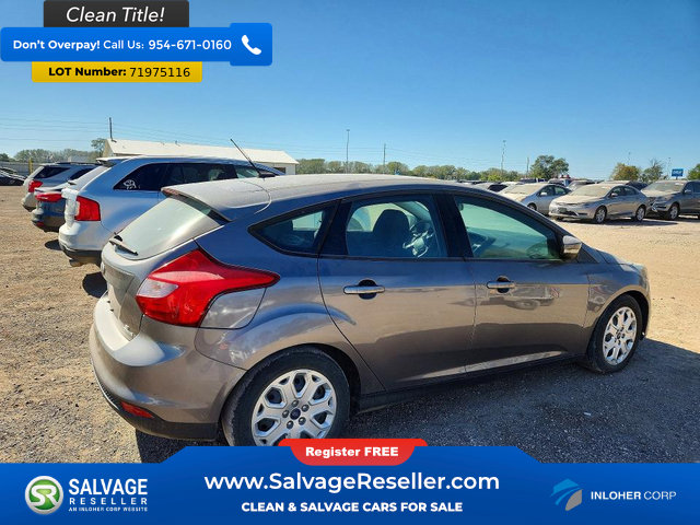 Used 2014 Ford Focus SE w/ SE Winter Package FWD image 4