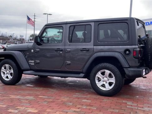 Used 2018 Jeep Wrangler Unlimited Sport S image 7