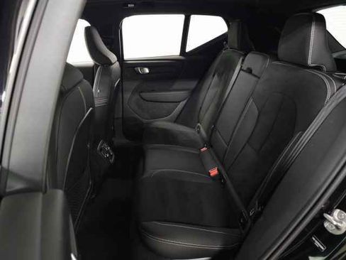 Certified 2025 Volvo XC40 B5 Plus image 31