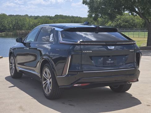 New 2025 Cadillac Lyriq Luxury image 3