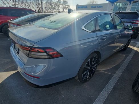 Used 2025 Honda Accord Touring image 3