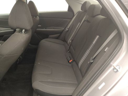 Used 2025 Hyundai Elantra SEL FWD image 18