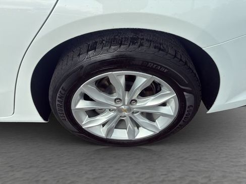 Used 2024 Chevrolet Malibu LT FWD image 11