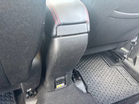 Used 2017 Jeep Renegade Trailhawk w/ Cold Weather Group II AWD/4WD image 12