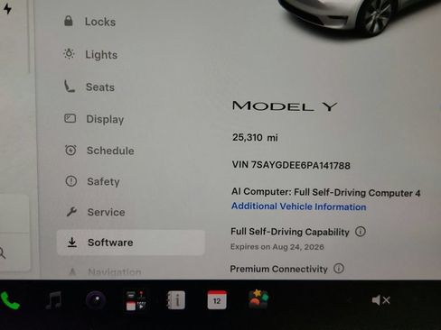 Used 2023 Tesla Model Y AWD image 13