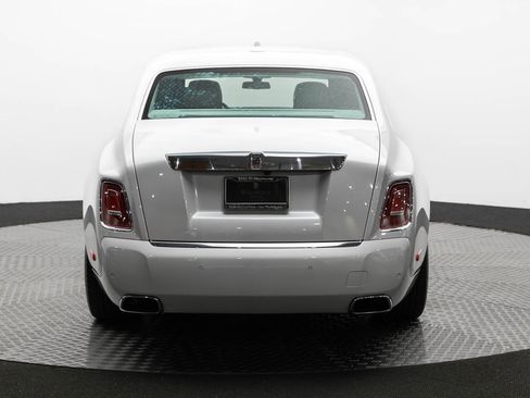 Used 2024 Rolls-Royce Phantom Extended Wheelbase w/ Leather Finishing Pack image 5