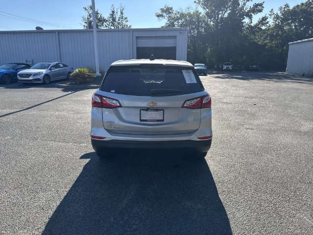 Used 2020 Chevrolet Equinox LS w/ LS Convenience Package FWD image 6
