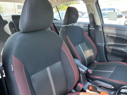 Used 2024 Nissan Versa SR FWD image 15